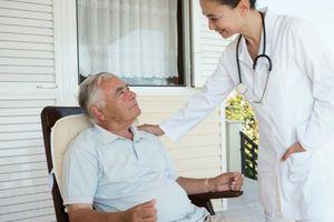 Quais são os principais cuidados geriatricos ao domicilio